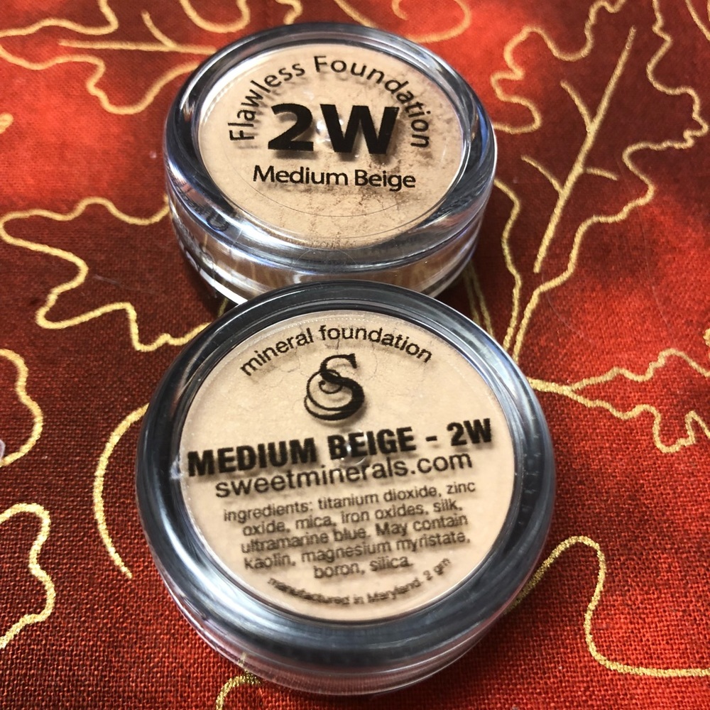 Medium Beige Sweet Minerals 2W Foundation